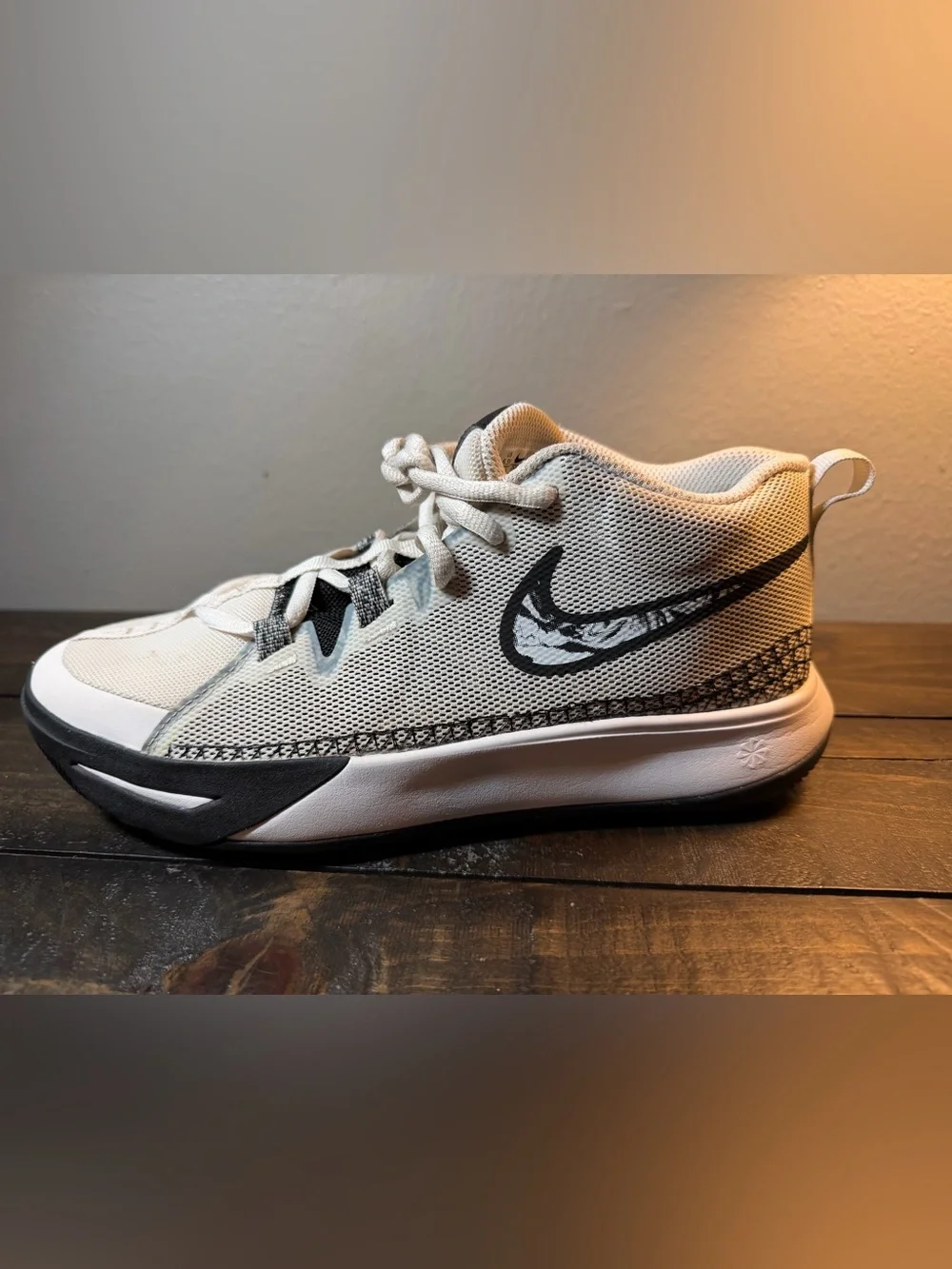 Kids Nike Kyrie Flytrap 6 GS 'White Black'.